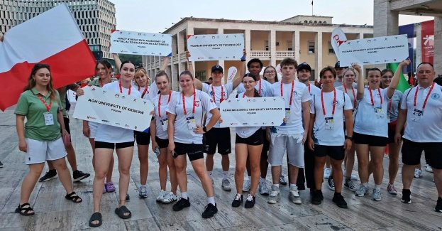 Akademicka Reprezentacja Polski po raz kolejny pokazała swoją siłę na arenie międzynarodowej. Podczas Akademickich Mistrzostw Europy w sportach walki, które odbyły się w Tiranie, biało-czerwoni wywalczyli aż 22 medale. Najwięcej powodów do radości mieli reprezentanci Polski w kickboxingu, którzy zdobyli zdecydowaną większość krążków, w tym dwa złote. – Atmosfera, jaką stworzyliśmy między sobą jako reprezentacja Polski była świetna – mówi Aleksander Opas, który do kraju wrócił ze srebrnym medalem w karate.